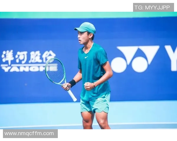 网球小子勇闯赛场成长路探索挑战与梦想的拼搏故事
